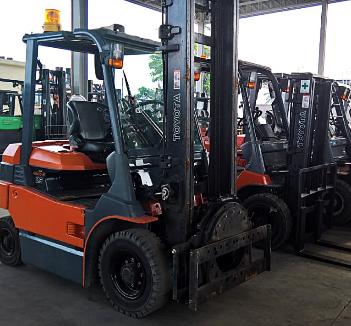 forklift rental johor